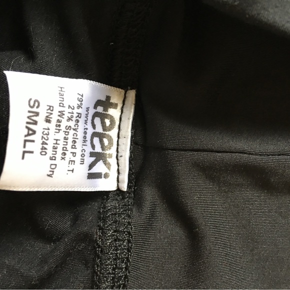 Black Cutout Teeki Yoga Pants Small - NWOT - Picture 7 of 7